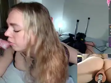 Chaturbate Live Sex Cam of emptyhunters