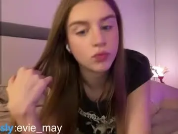 Chaturbate Sex Cam of evie_may