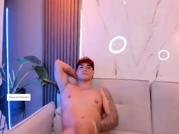 Chaturbate Adult Webcams of massimo_ross