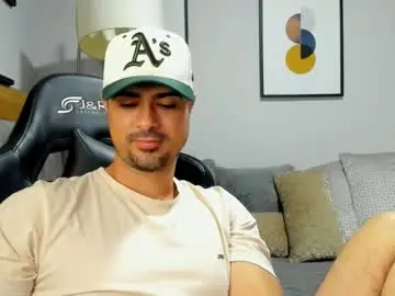 Chaturbate Free Porn Cam of adam_clarke