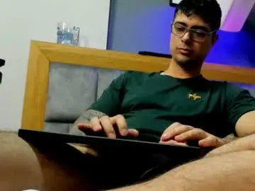 Chaturbate Free Porn Cam of adam_clarke