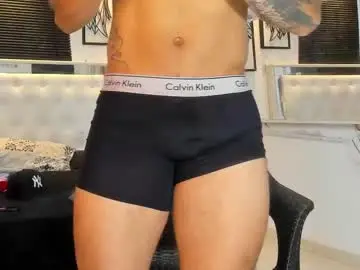 Chaturbate Live Sex Cam of lunay_xtreemboy