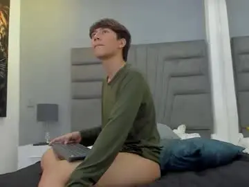 Chaturbate Nude Webcam of raphael_nyon