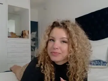 Chaturbate Free Porn Cam of theislandgirl