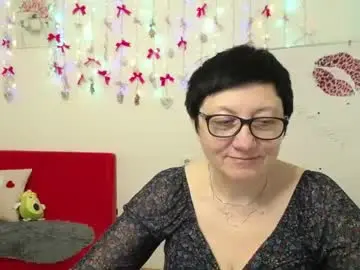 Chaturbate Live Sex Cam of emilyl0vee