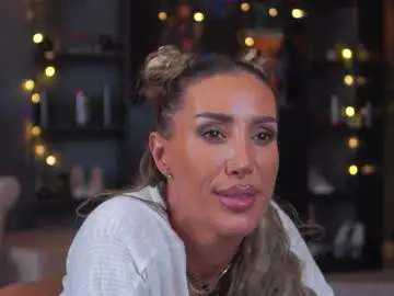 Chaturbate Adult Webcams of evelyn_evyy