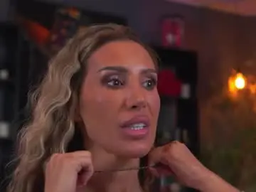 Chaturbate Free Live Porn of evelyn_evyy