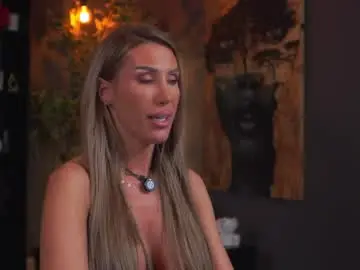 Chaturbate Nude Webcam of evelyn_evyy