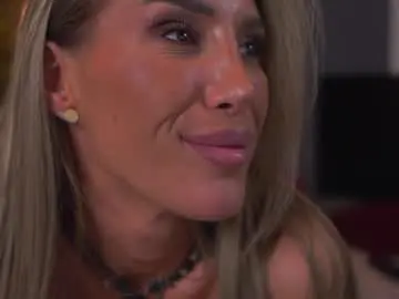 Chaturbate Live Porn of evelyn_evyy