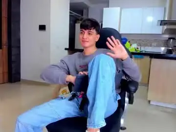 Chaturbate Sex Cam of naim_theking