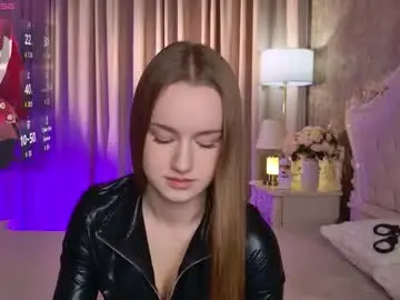 Chaturbate Live Sex Cam of lucyshaw