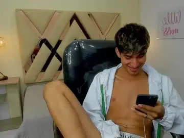 Chaturbate Live Sex Cam of ferphoenix_