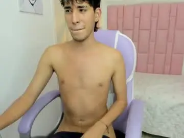 Chaturbate Live Sex Cam of ferphoenix_