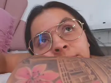 Chaturbate Free Porn Cam of hillary_jones