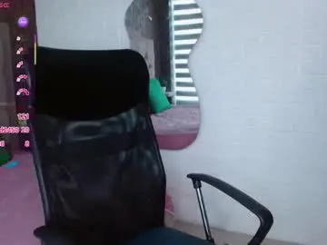 Chaturbate Live Sex Cam of daphne_walton