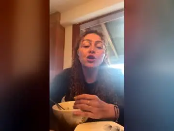 Chaturbate Live Porn of little_izzi