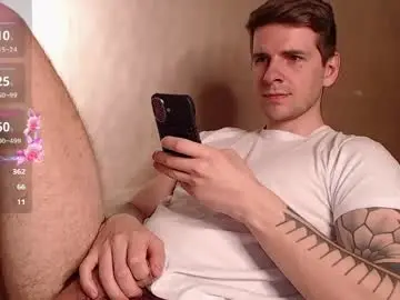 Chaturbate Live Sex Cam of mr_longboy