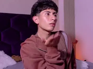 Chaturbate Nude Webcam of andyjustgame_