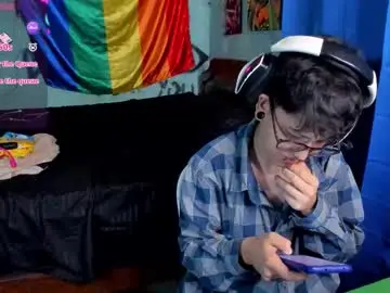 Chaturbate Live Sex Cam of charlietaylorr__