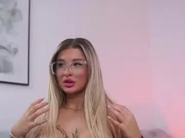 Chaturbate Sex Cam of avashay