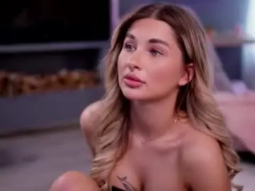 Chaturbate Live Sex Cam of avashay