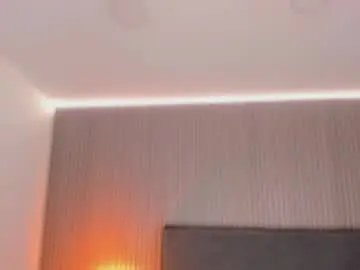 Chaturbate Live Sex Cam of emelie_89