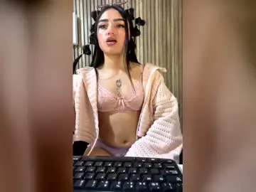Chaturbate Watch Live Sex Cams of june__moon