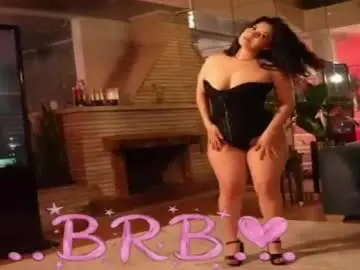 Chaturbate Live Sex Cam of mia_helll