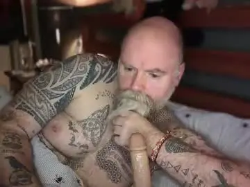 Chaturbate Adult Webcam of tattooeddilf01