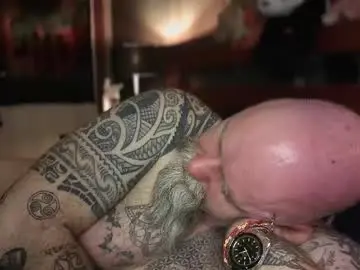 Chaturbate Free Live Porn of tattooeddilf01