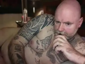 Chaturbate Live Sex Cam of tattooeddilf01