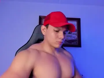 Chaturbate Live Sex Cam of roy__constance