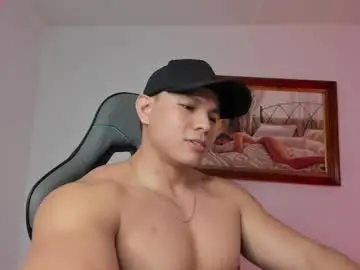 Chaturbate Best live sex cam show of roy__constance