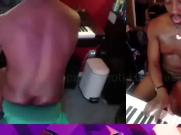 Chaturbate Free Live Porn of bicepsandfrot