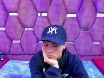 Chaturbate Best live sex cam show of bruno_cruz