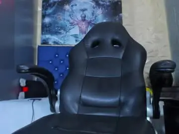 Chaturbate Free Porn Cam of george_bigcock24cm