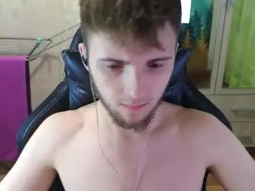 Chaturbate Live Sex Cam of golden_boyyy21