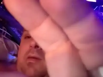 Chaturbate Live Sex Cam of chubbyissy