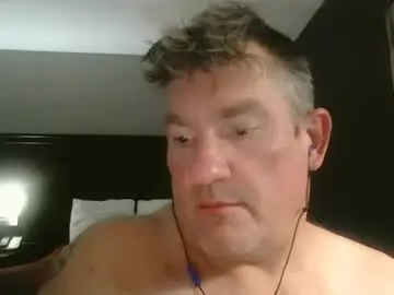 Chaturbate Best live sex cam show of skinsmontana