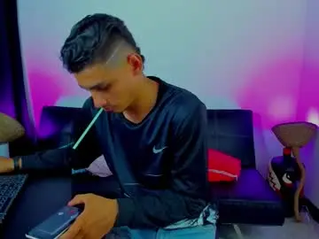 Chaturbate Best live sex cam show of max_wild01