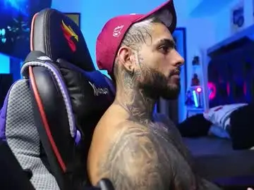 Chaturbate Watch Live Sex Cams of logan_hugh8