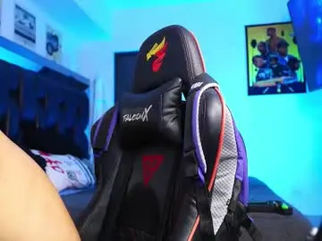 Chaturbate Live Sex Cam of logan_hugh8