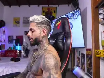 Chaturbate Watch Live Sex Cams of logan_hugh8