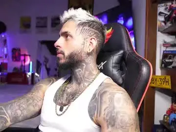 Chaturbate Free Porn Cam of logan_hugh8