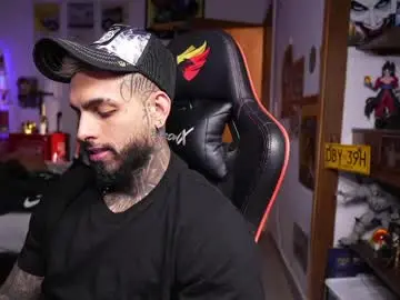 Chaturbate Watch Live Sex Cams of logan_hugh8