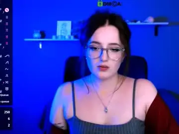 Chaturbate Nude Webcam of luna_berryy