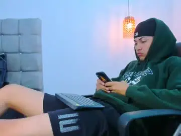 Chaturbate Watch Live Sex Cams of br4ndon_cooper