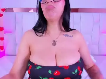 Chaturbate Live Sex Cam of camille_juicy