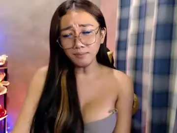 Chaturbate Live Sex Cam of pia_worthsback
