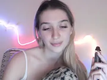 Chaturbate Live Sex Cam of honeyveil